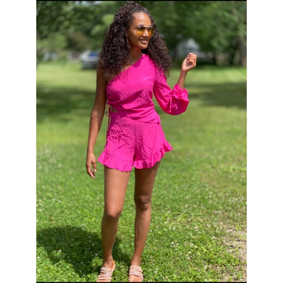 Beautiful pink romper - Picture 2 of 5